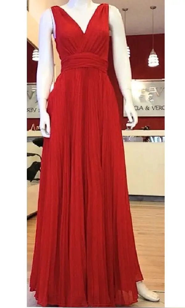 lady with red dress 01